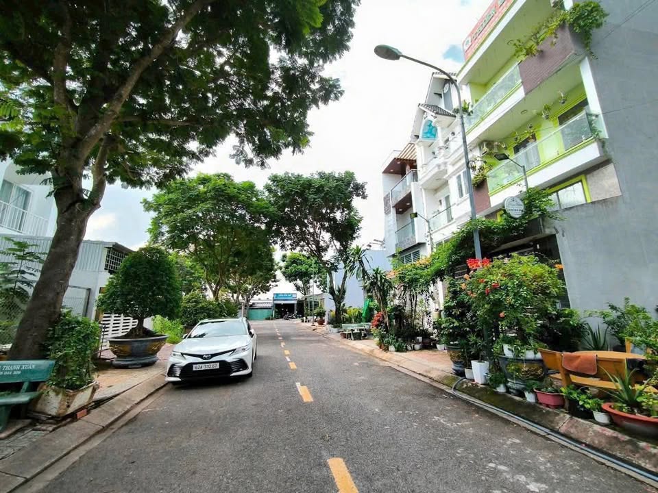 Đất KDC 10 Đường Số 5 Bến Lức 84m² giá 3.35 tỷ - Vị trí đẹp đầu tư hiệu quả!