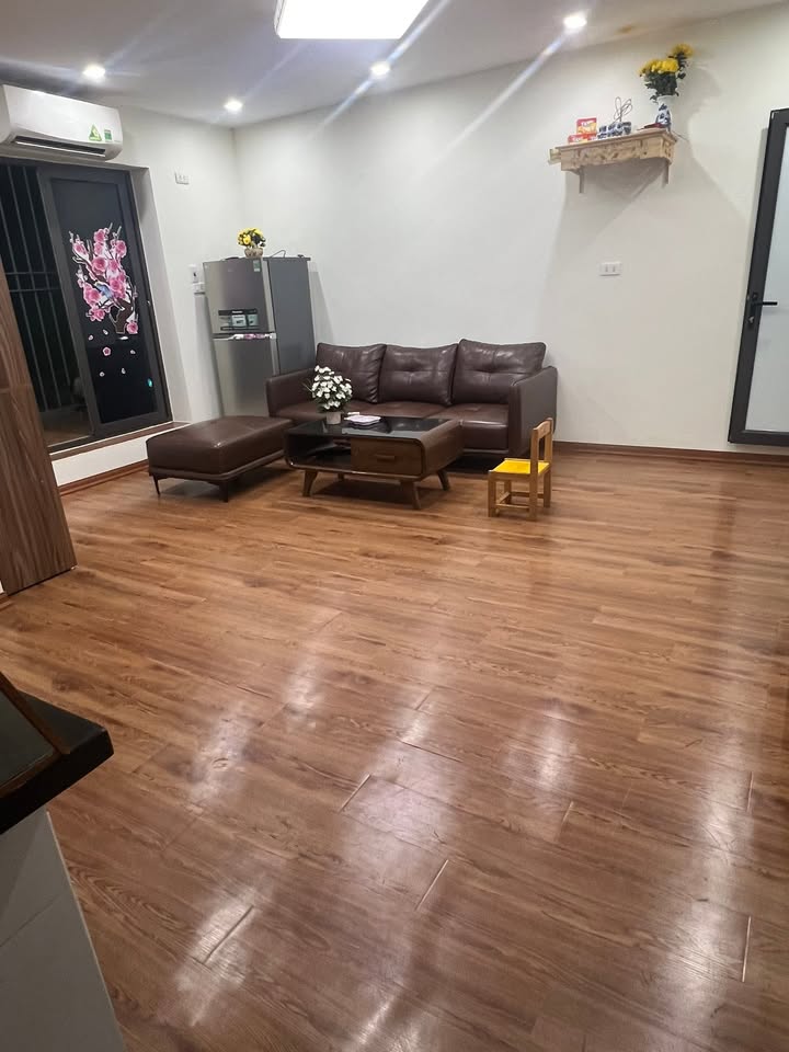 Căn hộ Tập thể Tân Mai 90m² giá 4.25 tỷ - Chính chủ, sổ đỏ đầy đủ!