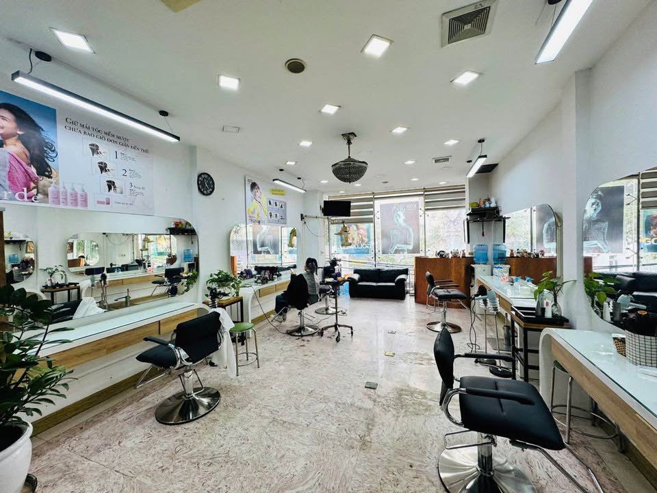 Mặt phố Đê La Thành, Ba Đình 68m² giá 35.9 tỷ - Cơ hội đầu tư hiếm có!