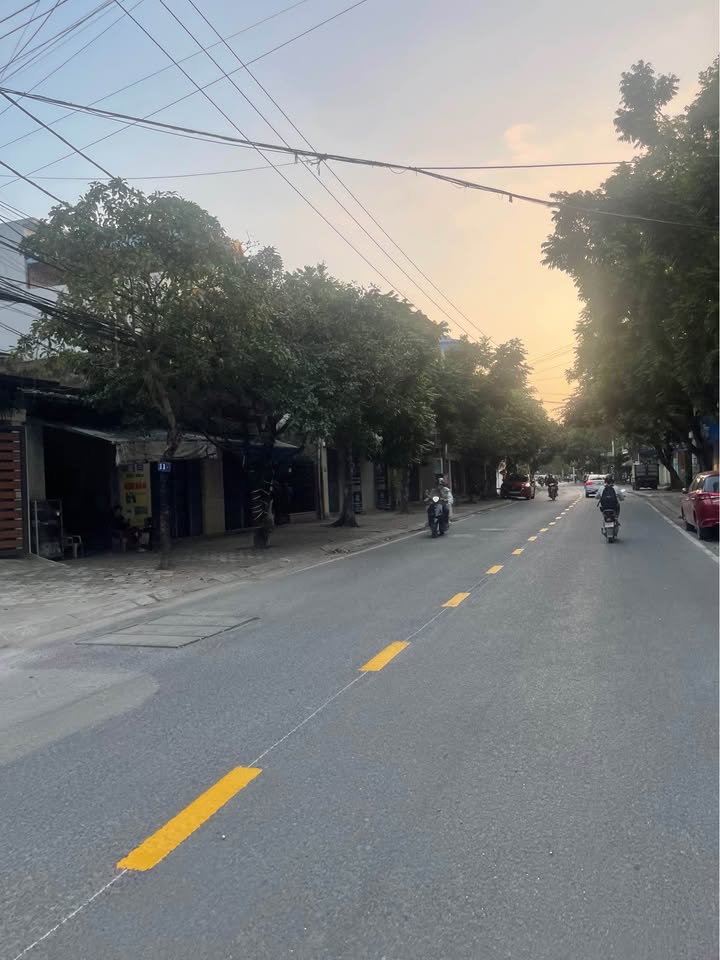 Nhà mặt đường Nguyễn Văn Trỗi, Nam Định 67m² giá 8 tỷ - Đầu tư sinh lời tuyệt vời!