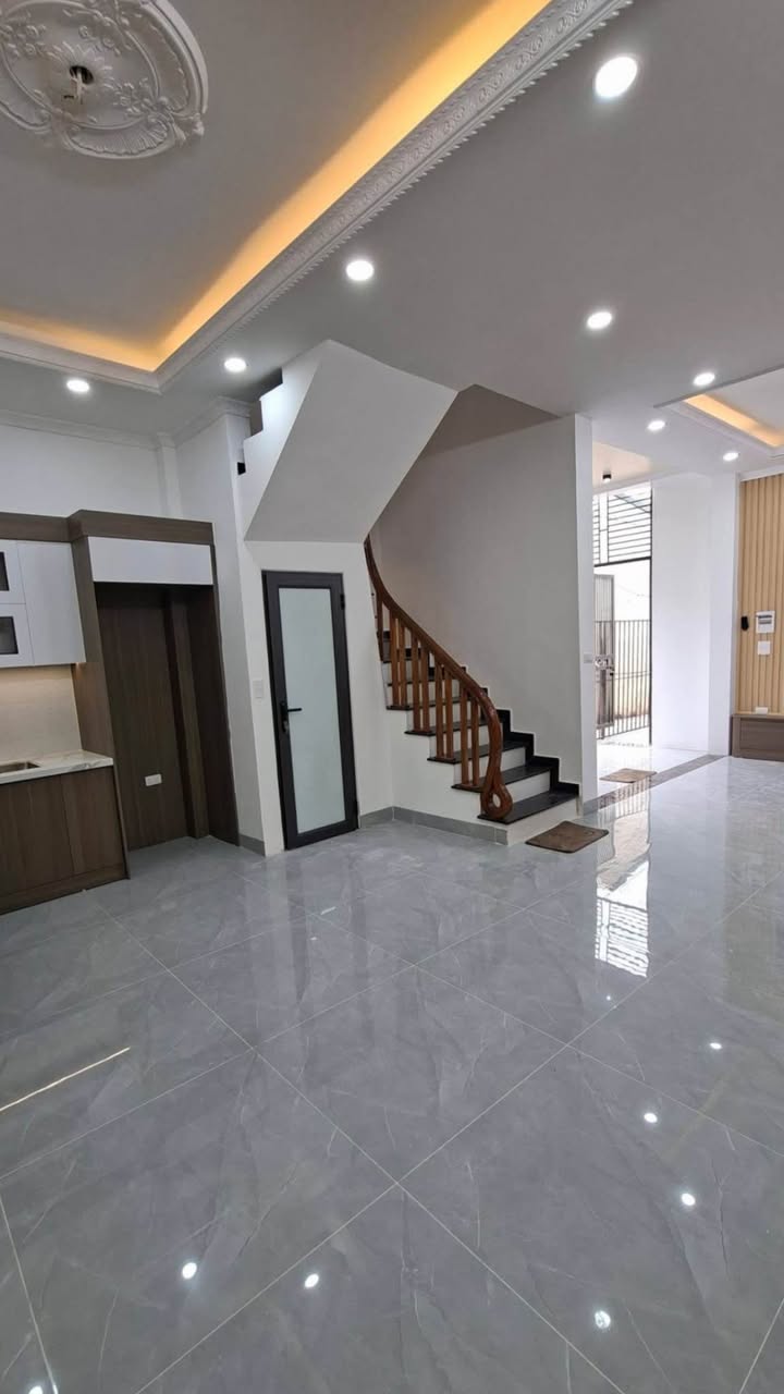 Nhà phố Ngũ Hiệp 55m² giá 6 tỷ - Gần cầu vượt Tự Khoát, tiện ích bạt ngàn!