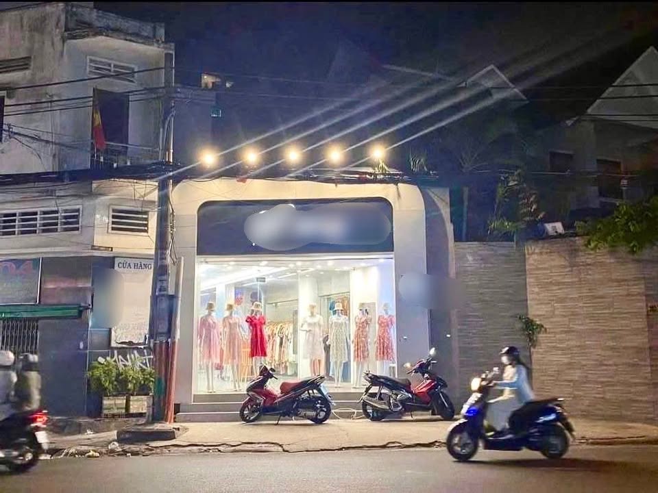 Mặt bằng kinh doanh đường Huỳnh Văn Bánh, Phú Nhuận, 144m² - Vị trí đắc địa, sẵn sàng kinh doanh ngay!