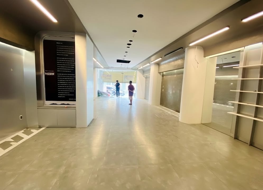 Nhà nguyên căn mặt tiền Lê Văn Sỹ, Phú Nhuận 144m² chỉ 30 triệu/tháng - Kinh doanh ngay!