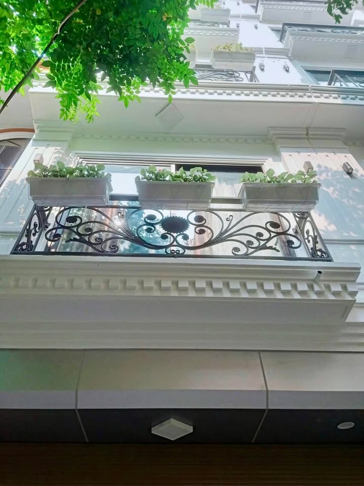 Nhà phố Hồ Tùng Mậu 44m² giá 8.75 tỷ - Gần trường học và tiện ích sống lý tưởng!