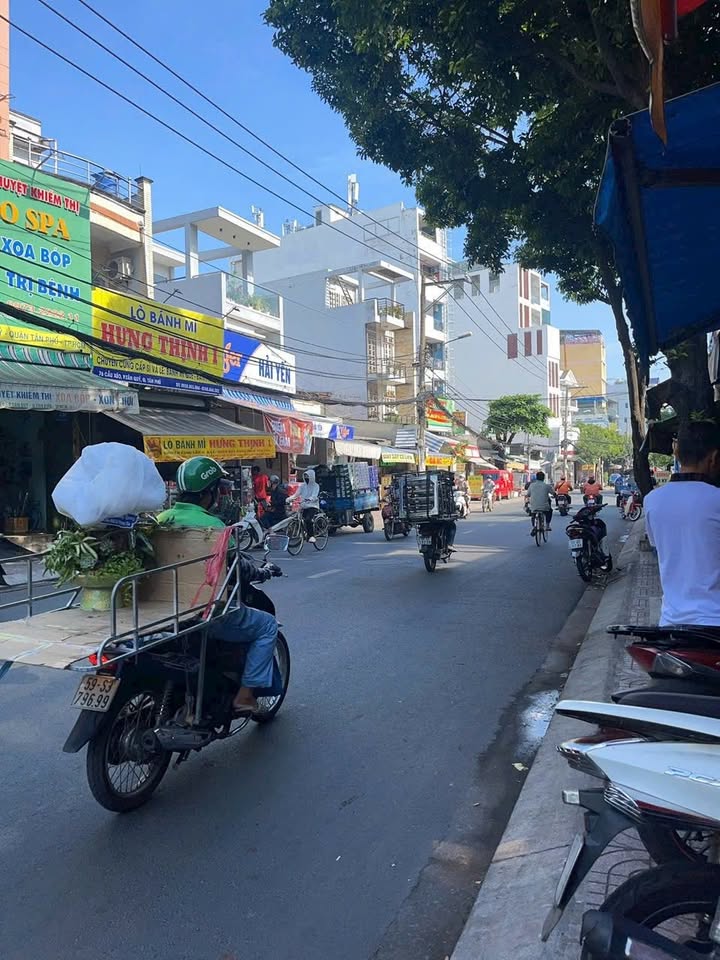 Bán nhà mặt tiền kinh doanh đường Độc Lập, quận Tân Phú, diện tích 42m², giá 6.4 tỷ - Cơ hội đầu tư tuyệt vời!
