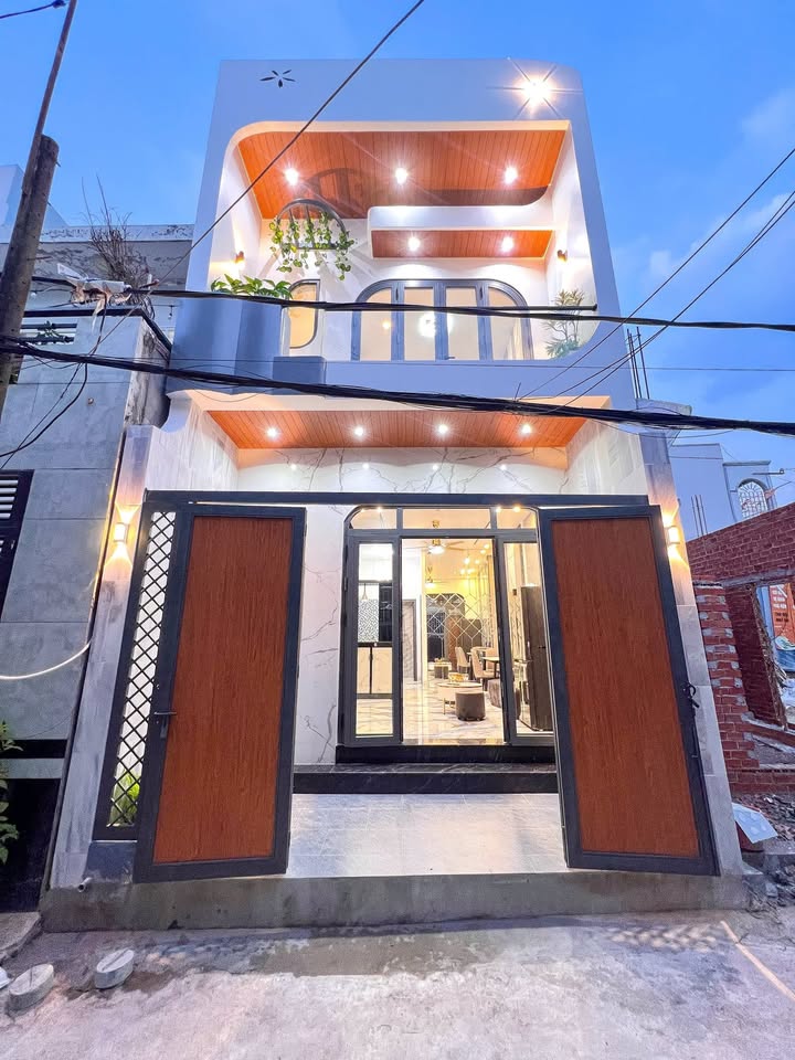 Nhà 1 trệt 1 lầu hẻm 182 Trần Hưng Đạo 41m² giá 3.45 tỷ - Vào ở ngay với nội thất đầy đủ!