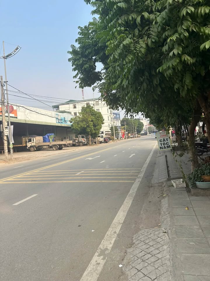 Nhà 3 tầng đường Lê Đồng, Vân Phú 104,5m² giá 5,5 tỷ - Thiết kế hợp lý, vào ở ngay!