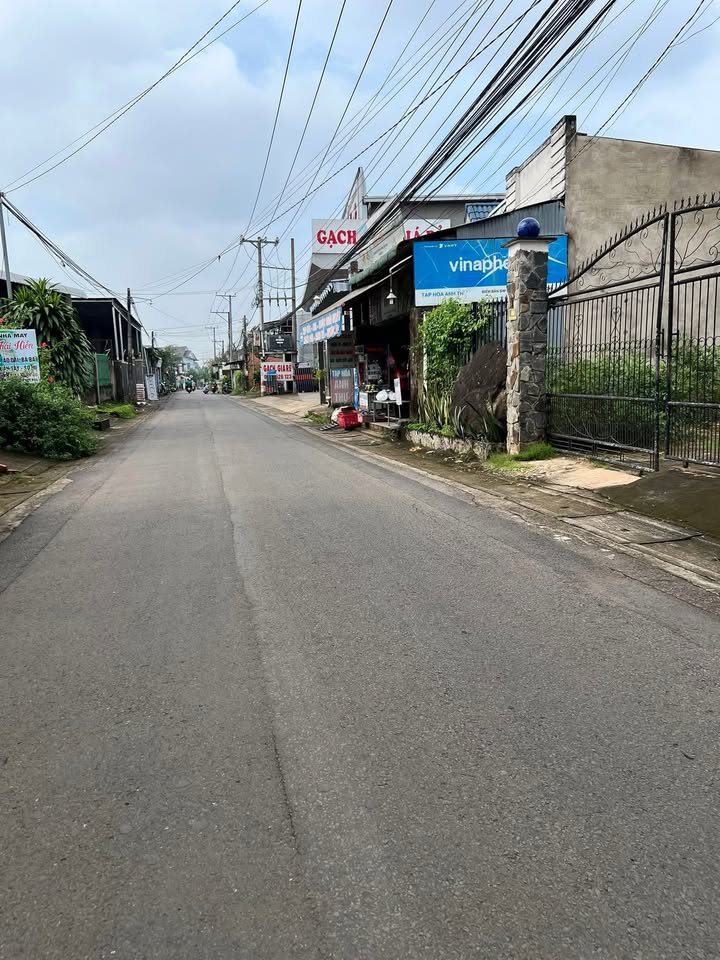 FrontHouse mặt tiền đường Quốc Chí, Trảng Bom 135m² giá 2.5 tỷ - Cơ hội kinh doanh tuyệt vời!