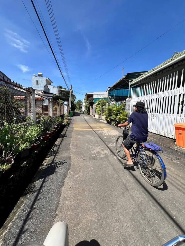 Bán lô đất ấp Hòa Bình, Trảng Bom 205m² giá 2.7 tỷ - Sổ đỏ chính chủ, đường thông bàn cờ!