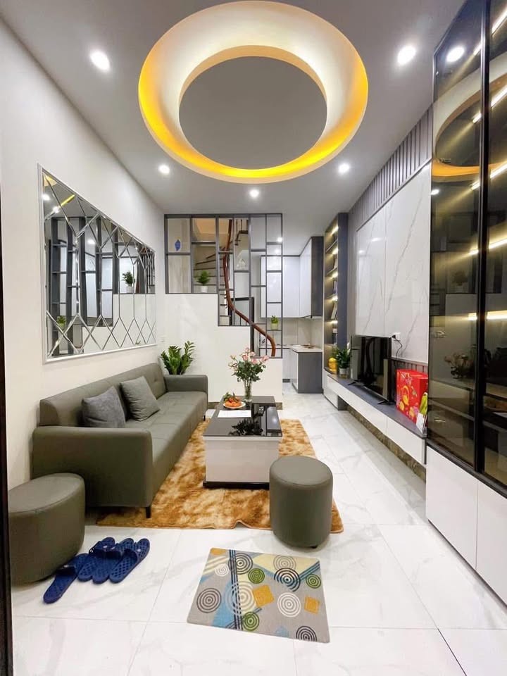 Nhà phố Tân Mai 25m² giá thỏa thuận - Nhà rộng rãi full nội thất, ô tô vào tận nơi!