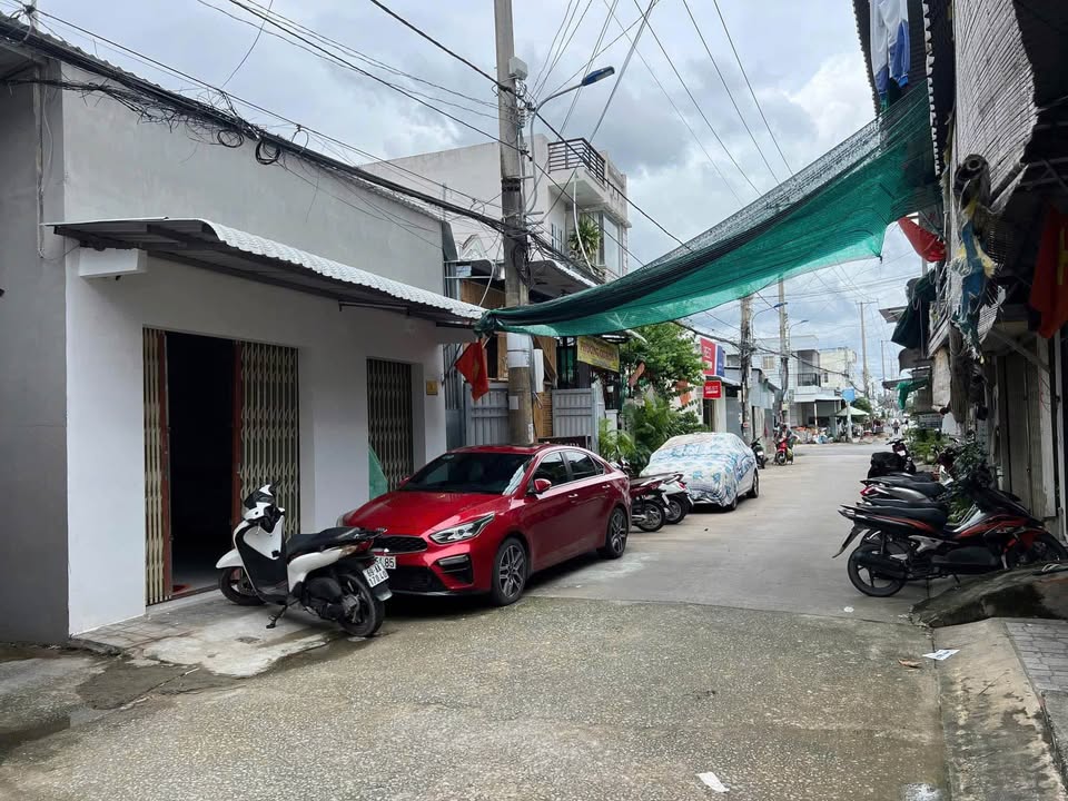 Nhà hoàn thiện giá tốt tại phường 8, Cà Mau 105m² chỉ 1.9 tỷ - Sẵn sàng cho gia đình bạn!