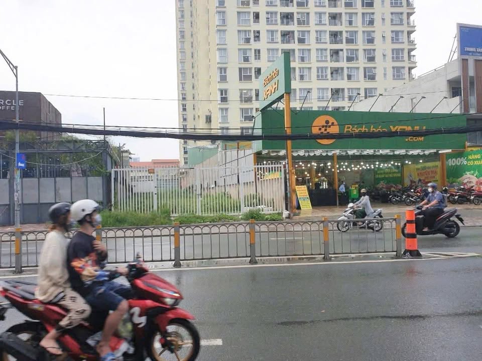 Nhà Mặt Tiền Đường Nguyễn Thị Thập, Quận 7, Diện tích 423m² - Vị trí đắc địa, cơ hội đầu tư sinh lời!