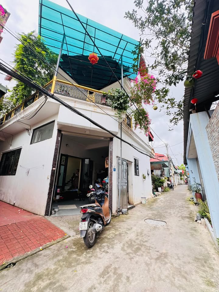 Nhà 3 tầng Dương Xá 100m² giá 8 tỷ - Sẵn sàng vào ở ngay!