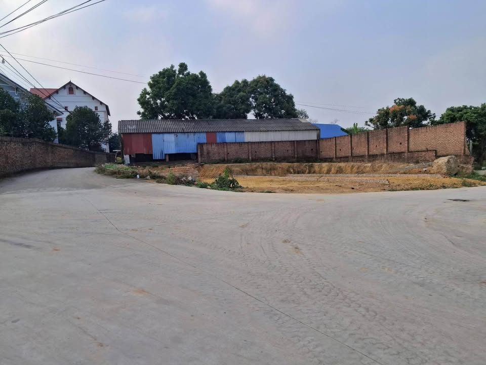 Nhà mặt đường Tân Hương Phổ Yên 116m² giá 2.32 tỷ - Vị trí đẹp, đầu tư sinh lời!