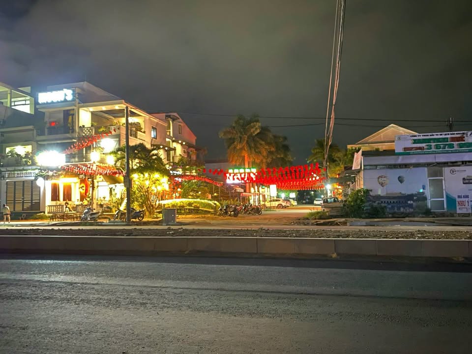 Bán đất mặt tiền Phạm Văn Đồng, Phú Thượng 200m² giá 10 tỷ - Tiềm năng đầu tư vượt trội!