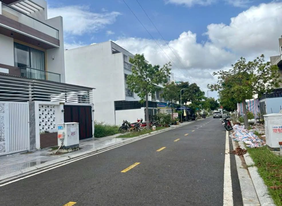 Đất nền Vĩnh Thái Nha Trang 100m² giá 5.3 tỷ - Cơ hội đầu tư tốt nhất!