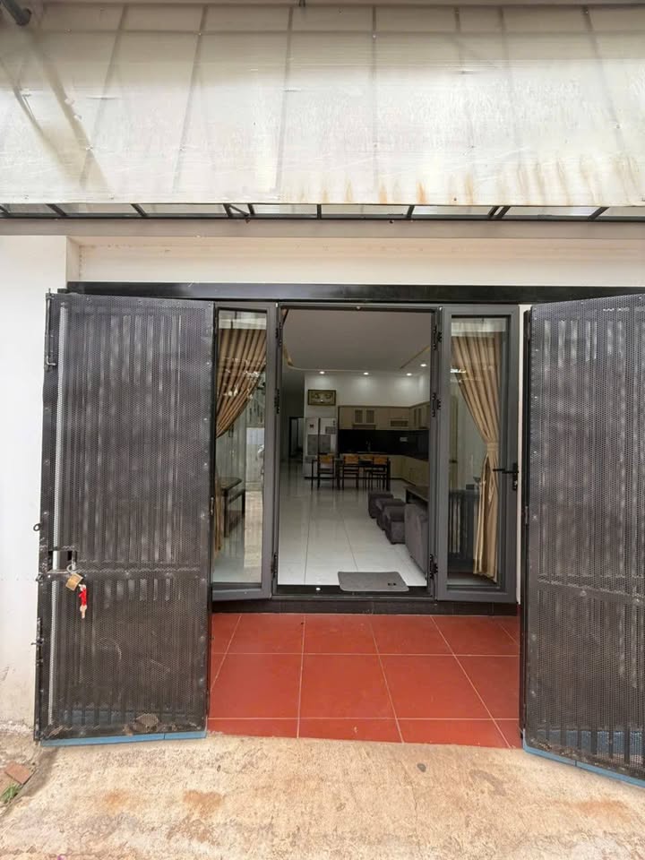 Nhà đẹp 100m² hẻm 163 Y Wang, Ea Tam, 2.8 tỷ - Gần Đại học Tây Nguyên!