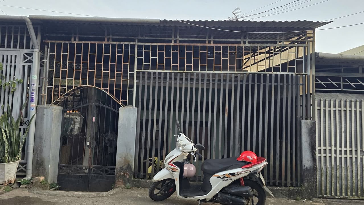 Nhà nguyên căn hẻm ô tô Lê Đình Chinh, Pleiku - 2PN chỉ 3 triệu/tháng!