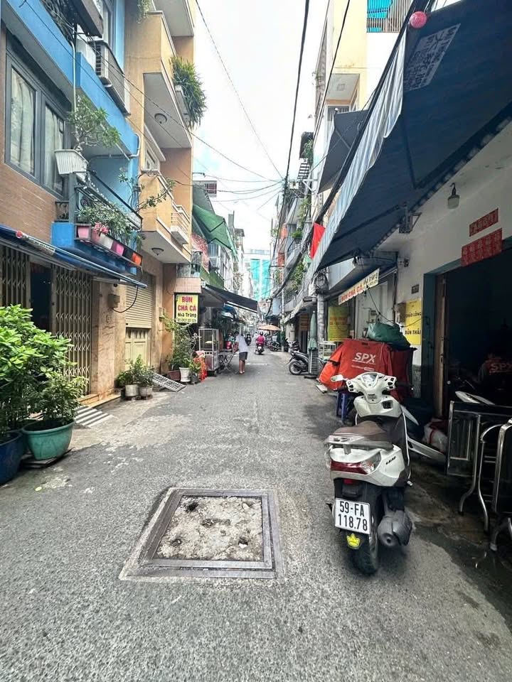 Nhà mặt tiền hẻm Phan Đình Phùng, quận Phú Nhuận 81m² - Giảm 1,6 tỷ - Kinh doanh thuận lợi!