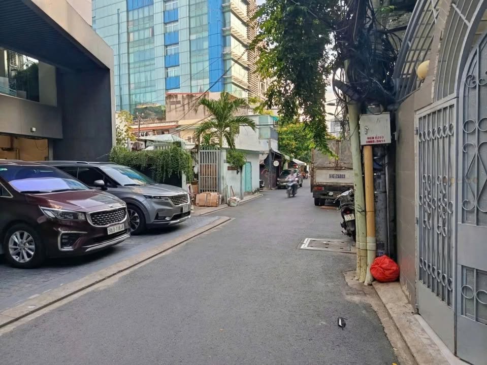 Nhà mặt tiền Nguyễn Thị Huỳnh, Phú Nhuận 70m² giá 9.8 tỷ - Vị trí vàng cho kinh doanh!