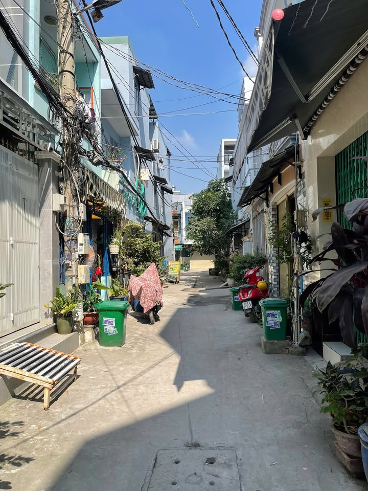 Nhà bán gần Bến Xe Miền Tây, Bình Tân, 43m² giá 3.95 tỷ - Sổ hồng chính chủ!