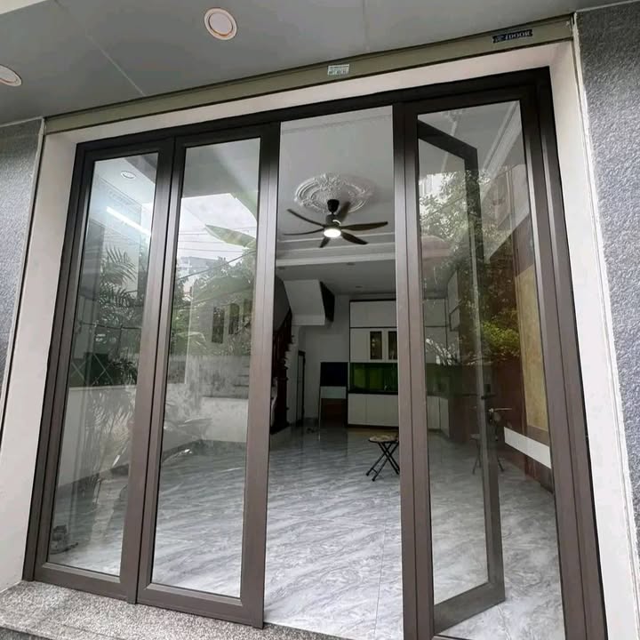 Nhà 5 tầng Tu Hoàng 33m² giá 7 tỷ - Thiết kế hiện đại, ở ngay!