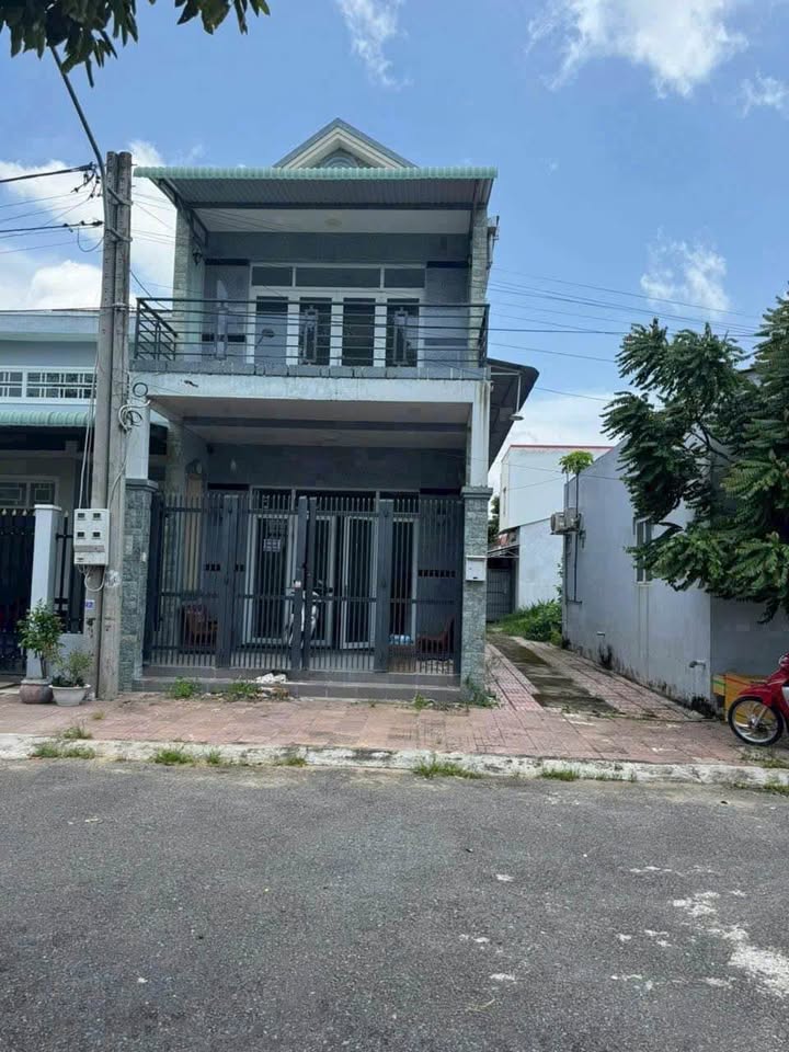 Nhà hai mặt tiền Tân Ngãi, Vĩnh Long 100m² giá 2.35 tỷ - Đầu tư sinh lời hấp dẫn!