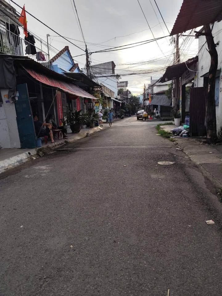 Nhà ở Bình Hòa, Thuận An 184m² giá 6.75 tỷ - Đầu tư sinh lời ngay lập tức!