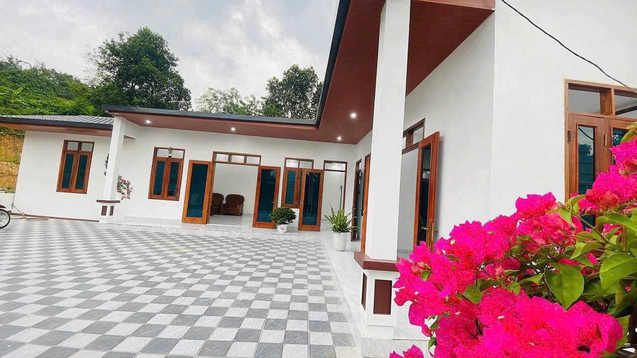 Nhà Vườn 950m² tại Thôn Thác, Cam Đường giá 2.5 tỷ - Dọn vào ở ngay!