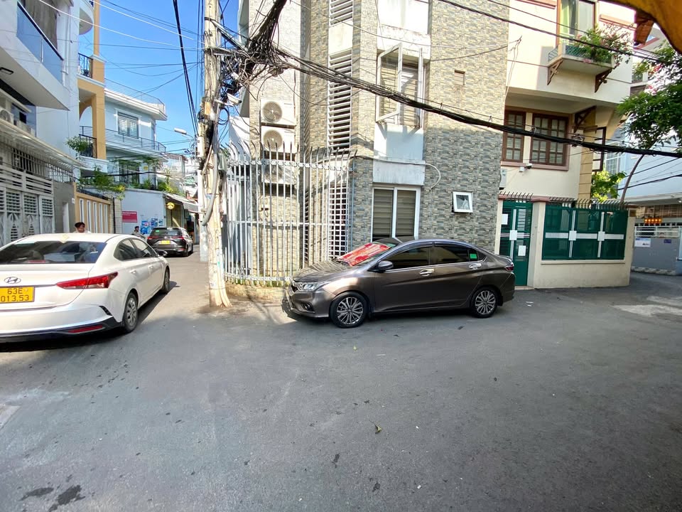 Nhà mới 3 tầng Phú Nhuận 35m² giá 5 tỷ - Vị trí đắc địa gần Quận 1!