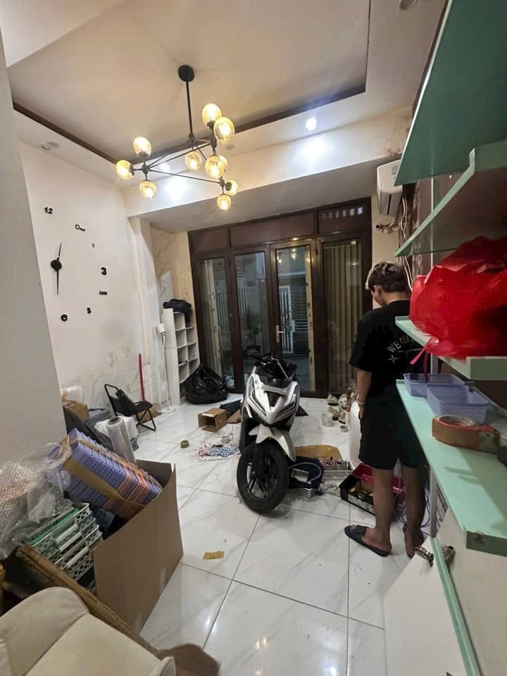 Nhà cho thuê hẻm xe tải 92/ Phan Huy Ích 60m² giá 6.5 triệu - Sẵn sàng vào ở ngay!