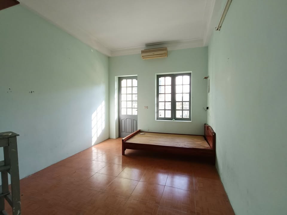 Nhà 2 tầng phố Lê Ngọc Hân, Ngọc Trạo 30m² giá 2 tỷ - Sẵn sàng vào ở ngay!