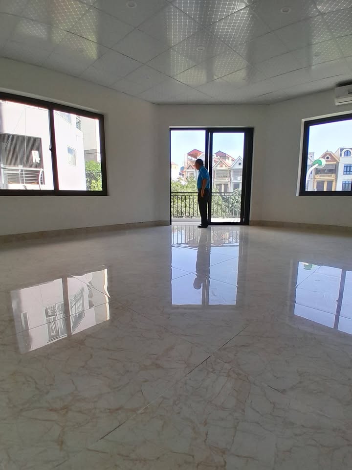 Cho thuê mặt bằng Nguyễn Hữu Thọ 100m² giá 17 triệu - Vị trí đắc địa gần hồ Linh Đàm!