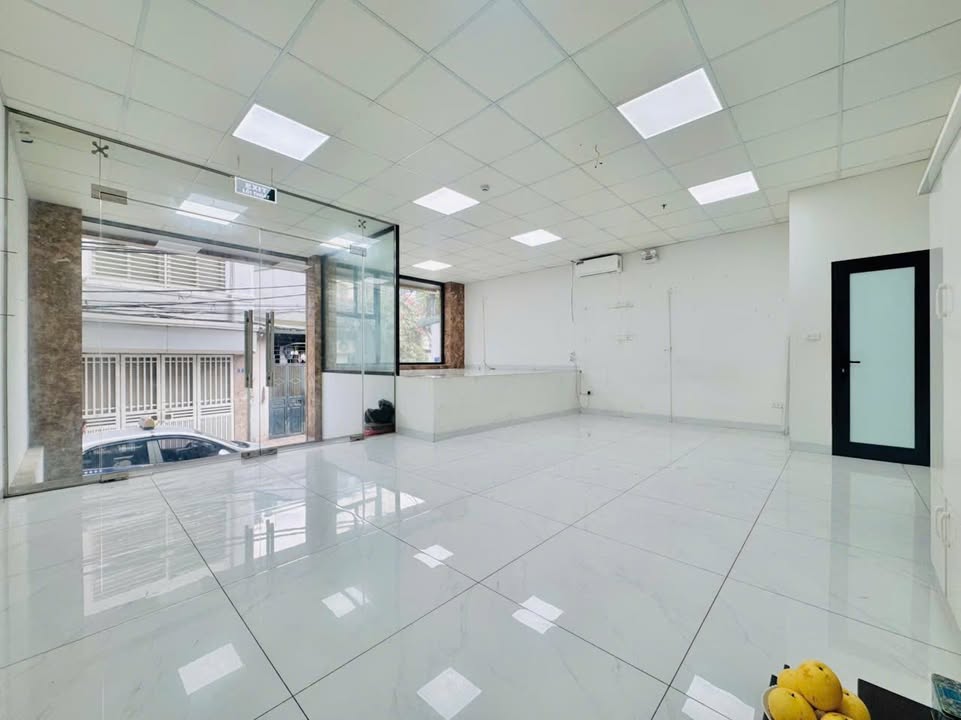 Văn phòng cho thuê 230 Định Công, quận Hoàng Mai, 75m² - Đầy đủ công năng, giá hợp lý!