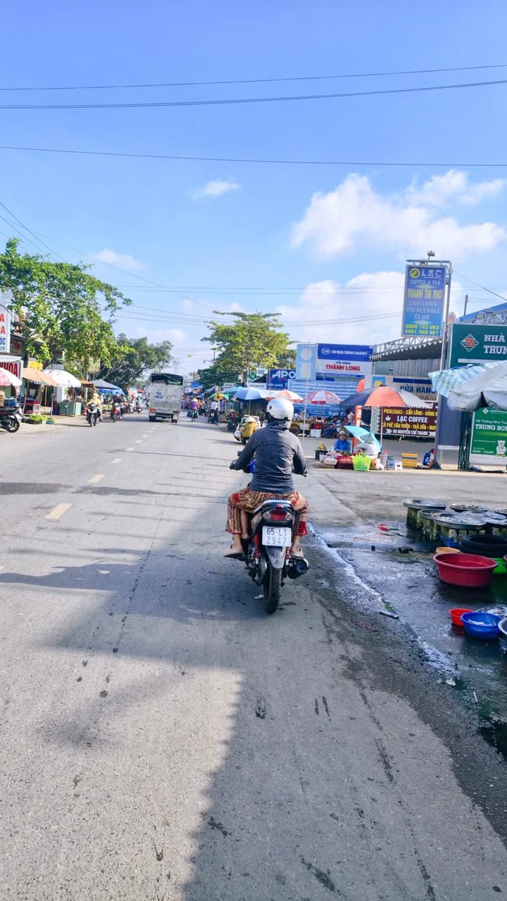 Đất nền góc 2 mặt tiền Trà Nóc 303m² giá 2 tỷ - Cơ hội đầu tư tuyệt vời!