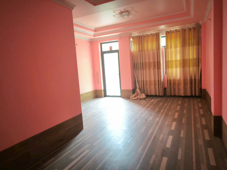 Nhà 4 Lầu KDC Đường 10 Bến Lức 105m² giá chỉ 5.5 tỷ - Đầu tư sinh lời!