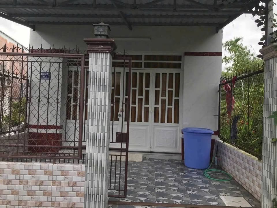 Nhà cấp 4 Long Hồ 111m² giá 1.3 tỷ - Vào ở ngay với nội thất đầy đủ!