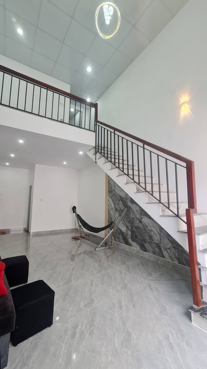 Nhà riêng 1 trệt 1 lửng tại Qui Đức, Bình Chánh 32m² giá 880 triệu - Nhà mới 100% dọn vào ở ngay!