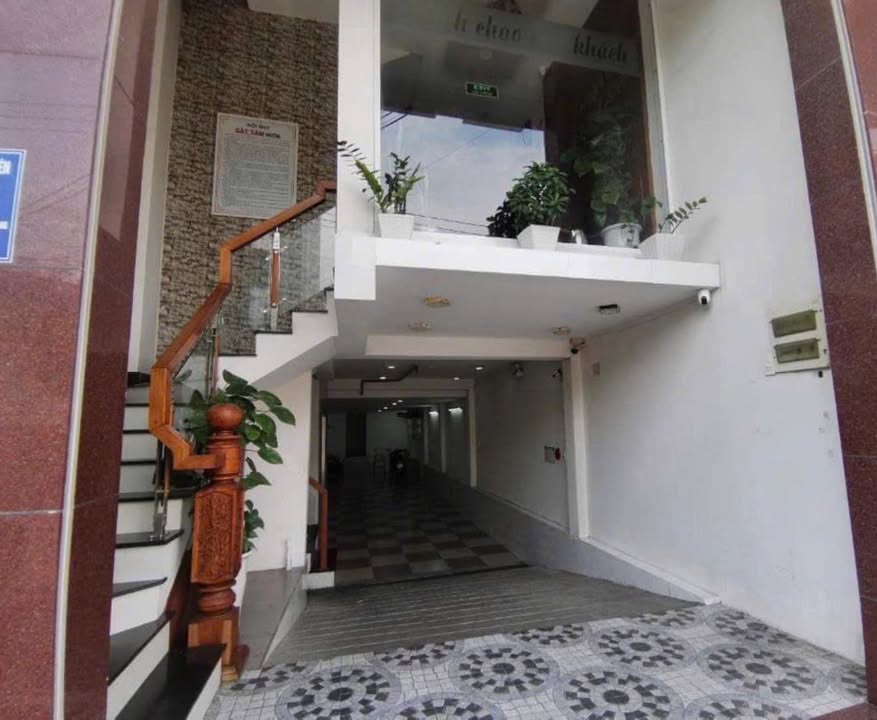 Khách sạn 6 tầng mặt tiền đường Nguyễn Huệ, Quy Nhơn - Giá thỏa thuận cực tốt!