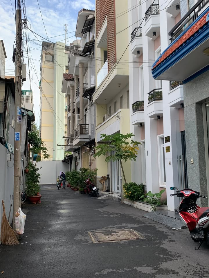 Nhà phố Võ Thị Nhờ, Quận 7, 72.6m² giá 8.5 tỷ - Nội thất hiện đại, sổ hồng riêng!