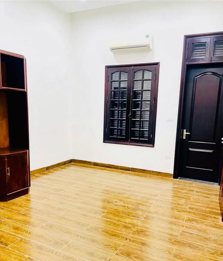 Nhà phố Bồ Đề Long Biên 87m² giá 29.5 tỷ - Không gian sống lý tưởng!