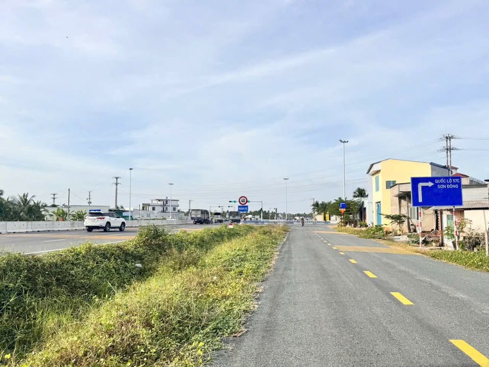 Đất nền mặt tiền đường QL, Sơn Đông, Bến Tre 145m² giá 1.85 tỷ - Cơ hội đầu tư tuyệt vời!