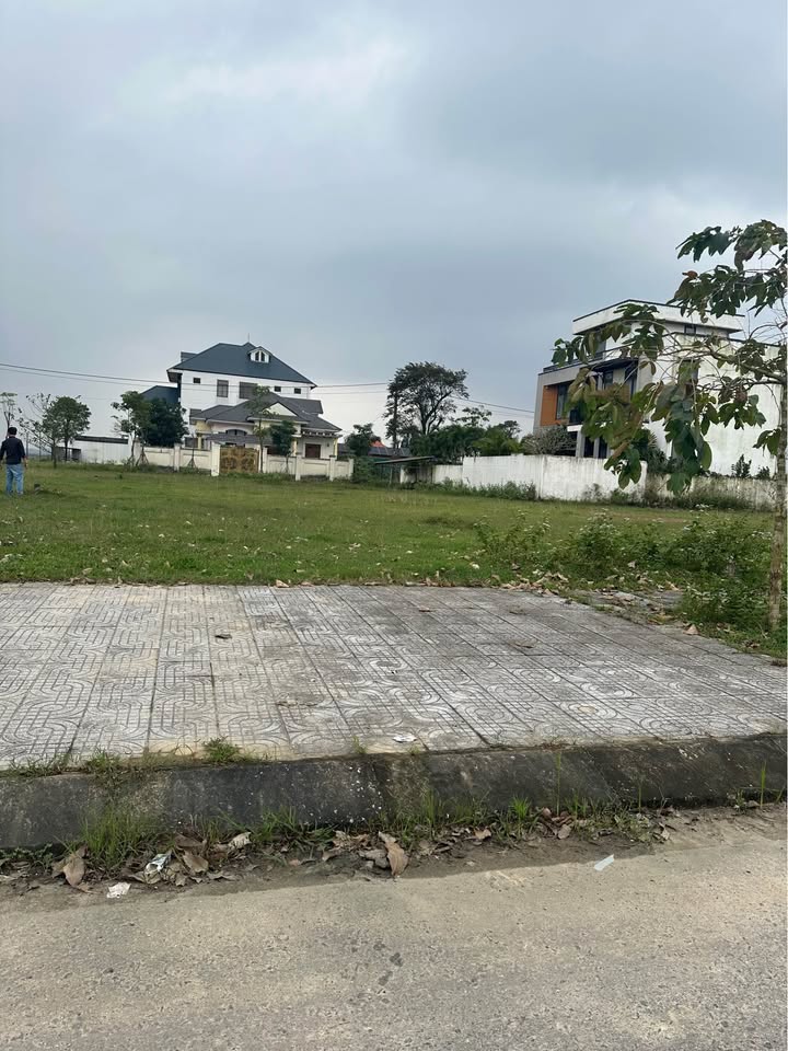 Nhà mặt tiền Đặng Dung Đông Hà 175m² giá 2 tỷ - Cơ hội đầu tư hấp dẫn!