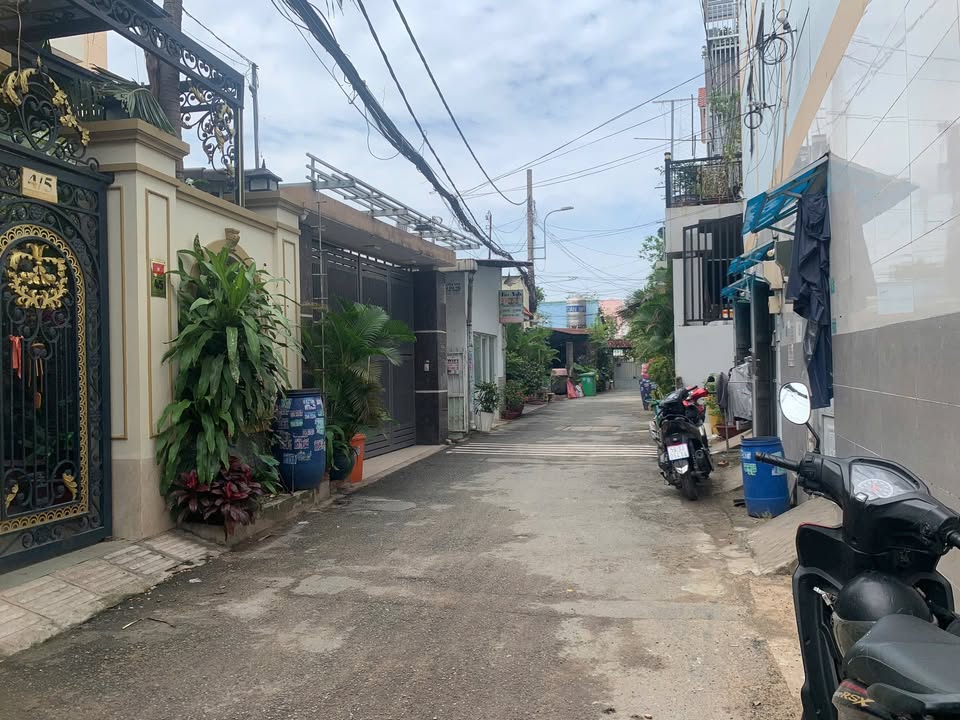 Nhà 1 trệt 2 lầu đường 182, Tăng Nhơn Phú A 50.7m² - Bán gấp, sổ đỏ chính chủ!