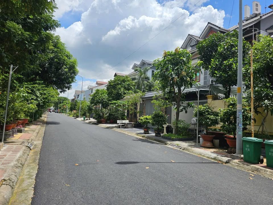 Bán lô đất mặt tiền đường 14, Phước Long, Thủ Đức - 203m² sổ hồng riêng, giá 15.5 tỷ
