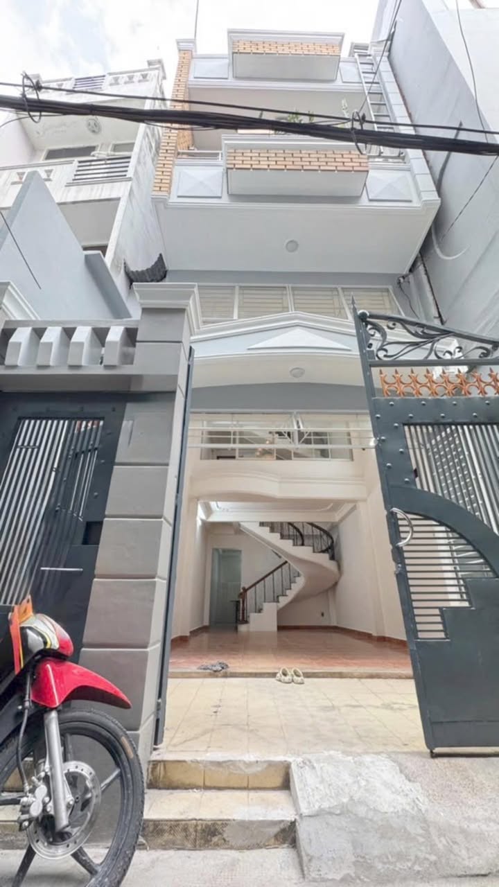 Nhà 3 tầng Huỳnh Văn Bánh, Phú Nhuận 45m² giá 7.5 tỷ - Sẵn sàng vào ở ngay!