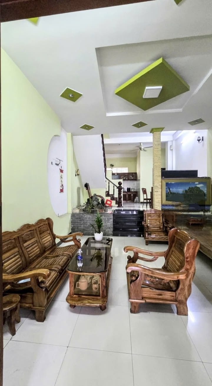 Nhà 3 tầng mặt tiền Ca Văn Thỉnh 76m² giá chỉ 8 tỷ - Vị trí trung tâm hiếm có!