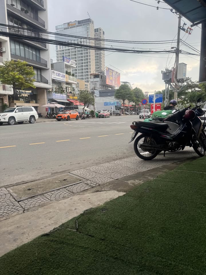 Nhà C4 mặt tiền Lê Đình Thám, Hải Châu, Đà Nẵng 225m² - Vị trí đắc địa gần biển và sân bay!