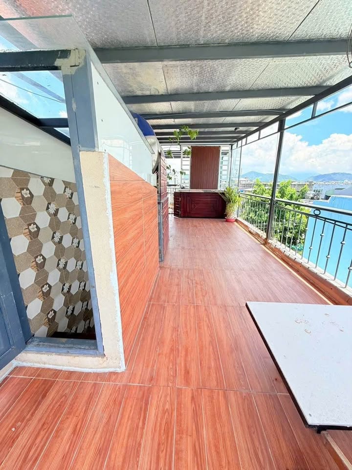 Nhà mặt tiền 10m5 Huỳnh Ngọc Huệ, Thanh Khê 125m² giá 4 tỷ - Full nội thất, vào ở ngay!