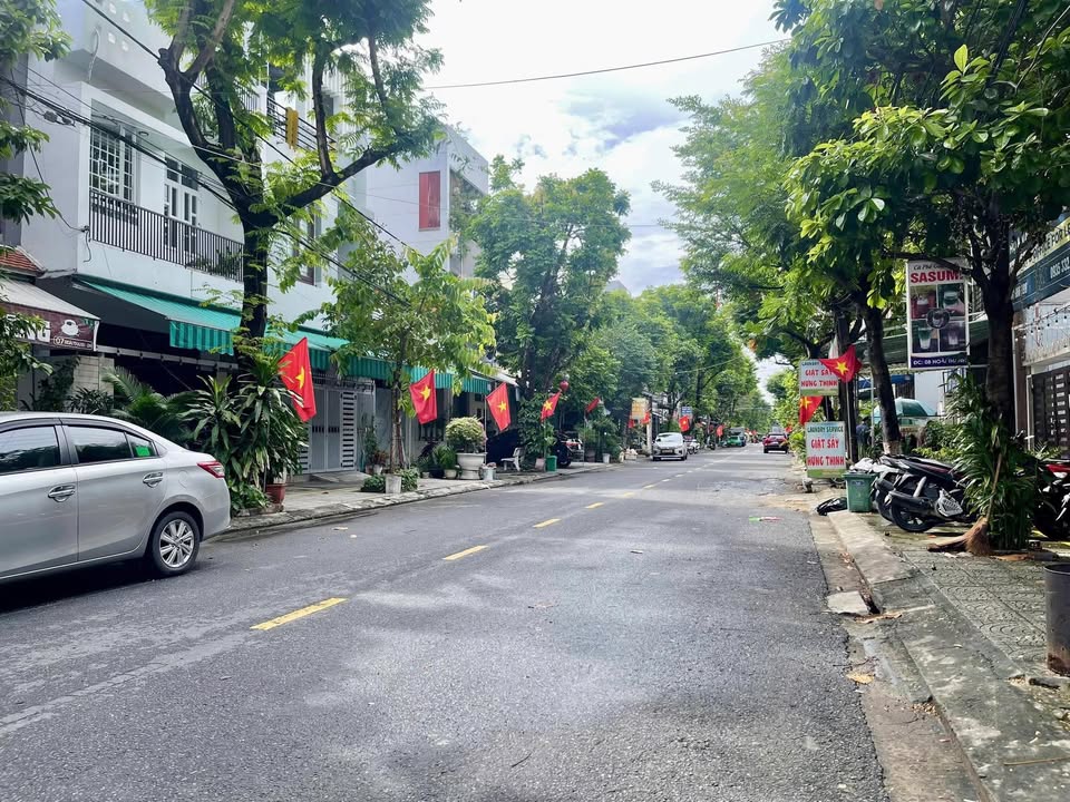 Nhà 3 tầng mặt tiền Hoài Thanh, Mỹ An 80m² giá 10 tỷ - Cơ hội đầu tư hấp dẫn!